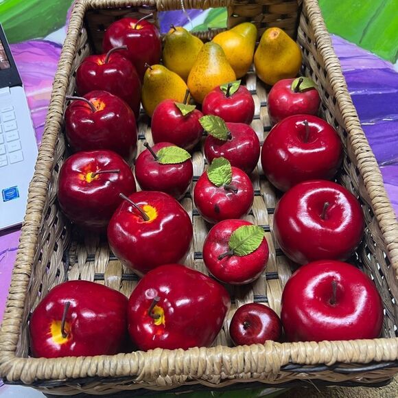 Mixed lot of 23 artificial apples and pears (basket not included) - Picture 4 of 9